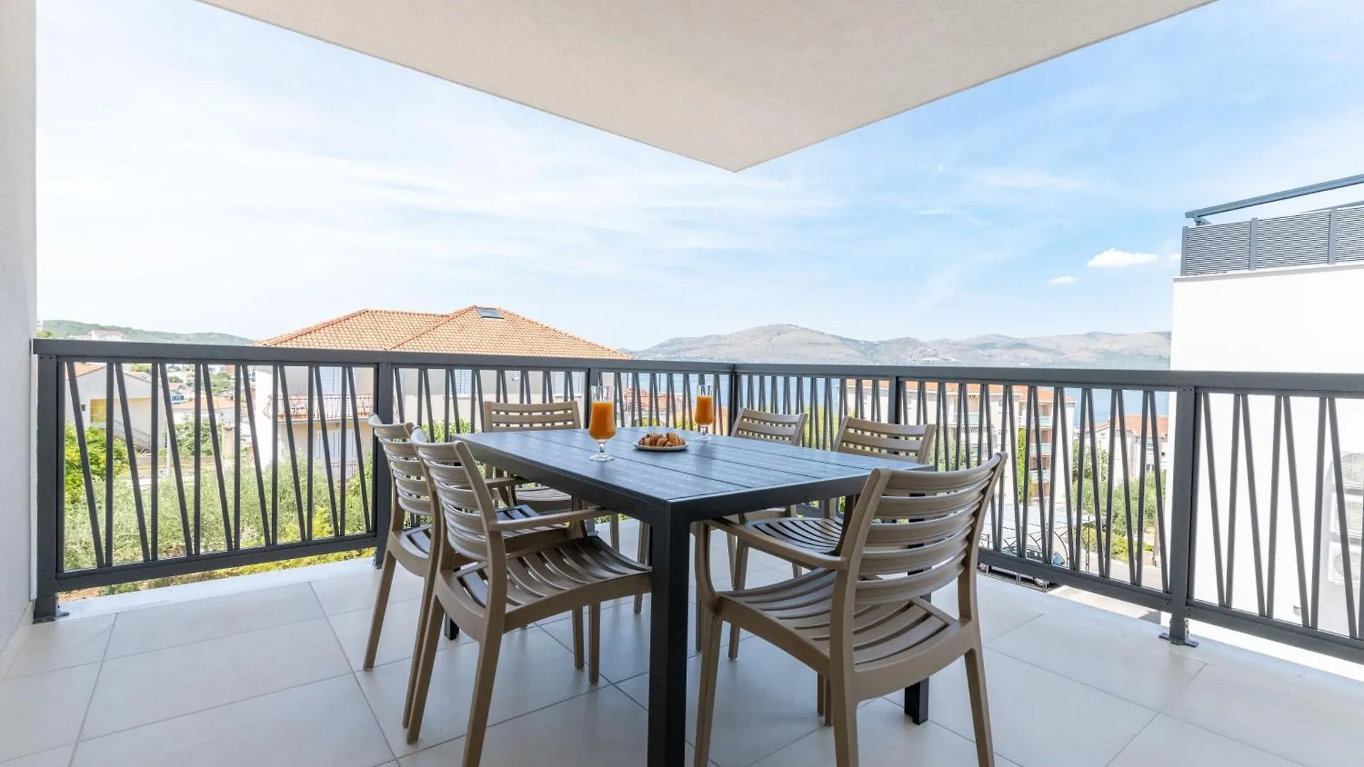 Lush Suites Trogir 0*,